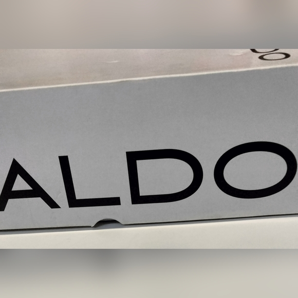 Shoes - Picture 4 of 4